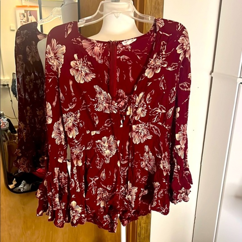Floral Burgundy Women's Romper w/Bell Sleeves 🌺